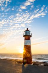 Leuchtturm Noorderhoofd Westkapelle bei Sonnenuntergang