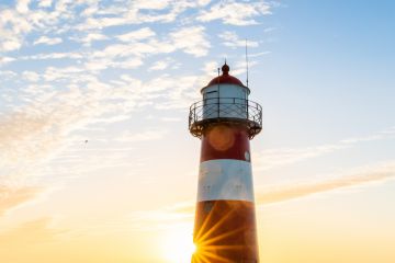 Leuchtturm Noorderhoofd Westkapelle bei Sonnenuntergang