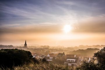 Domburg in nevelen gehuld